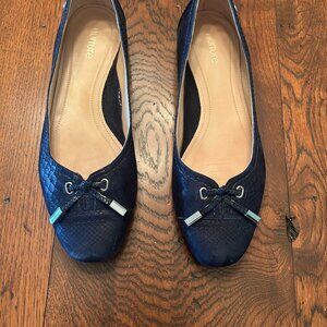 Nuture navy flats